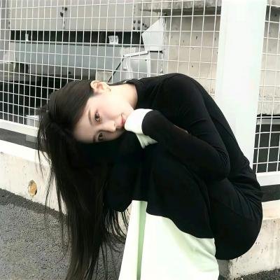 过气明星绯闻澄清适得其反，网友笑疯，一个月持续发酵